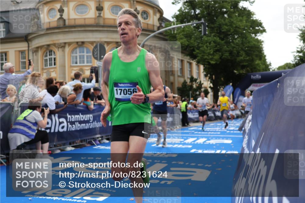 29.06.2025 - hella hamburg halbmarathon Strokosch-Dieckow http://msf.ph/oto/8231624 29.06.2025 10:33:28 Ziel 1053, 4602, 8312, 8956, 15326, 16931, 17056, 17489, 18731, 18854 meine-sportfotos.de
