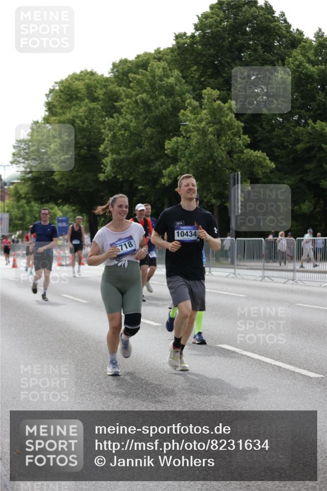29.06.2025 - hella hamburg halbmarathon Jannik Wohlers http://msf.ph/oto/8231634 29.06.2025 10:28:08 Lombardsbrücke 5718, 5903, 5939, 6102, 6418, 7667, 7980, 8327, 8560, 9642, 9716, 9855, 10434, 13400, 16125, 18293, 18604, 19180 meine-sportfotos.de