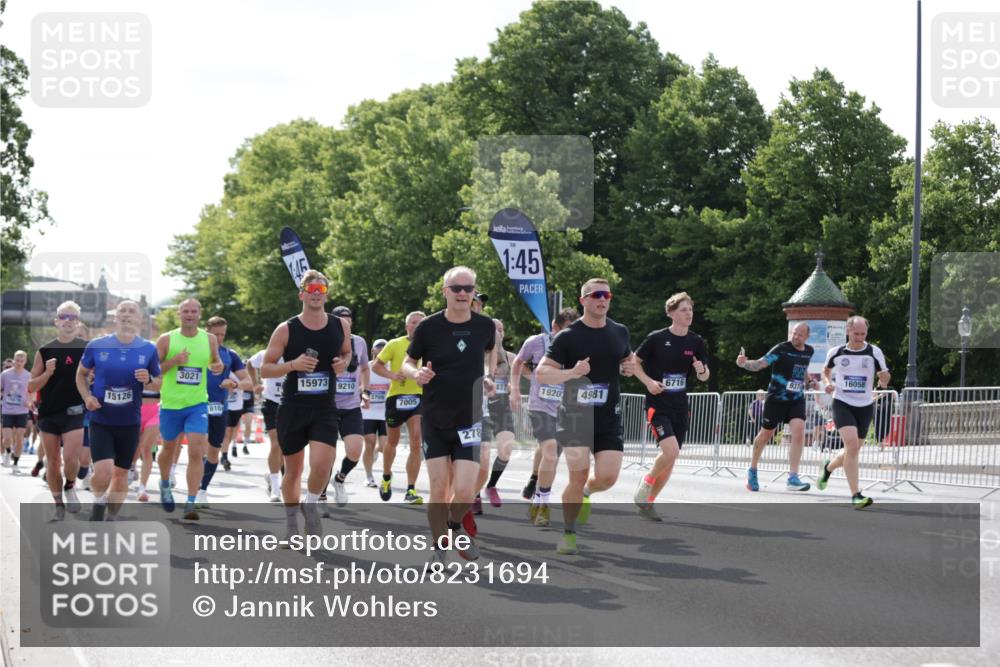 29.06.2025 - hella hamburg halbmarathon Jannik Wohlers http://msf.ph/oto/8231694 29.06.2025 09:52:29 Lombardsbrücke 1070, 1163, 1176, 1613, 1782, 2048, 2189, 2213, 2233, 2788, 2970, 3021, 3098, 3109, 3124, 3917, 3928, 4080, 4277, 4497, 4691, 4933, 4981, 5476, 5477, 5682, 6716, 7005, 7093, 7191, 7325, 7599, 7843, 8145, 8467, 8704, 8722, 8819, 9081, 9213, 9232, 9374, 9538, 10000, 10208, 10211, 10216, 10251, 10750, 10969, 11153, 11346, 11778, 12372, 12534, 12579, 12588, 12783, 13687, 13709, 13714, 13782, 14661, 14690, 14849, 15126, 15133, 15280, 15301, 15356, 15362, 15894, 16414 meine-sportfotos.de