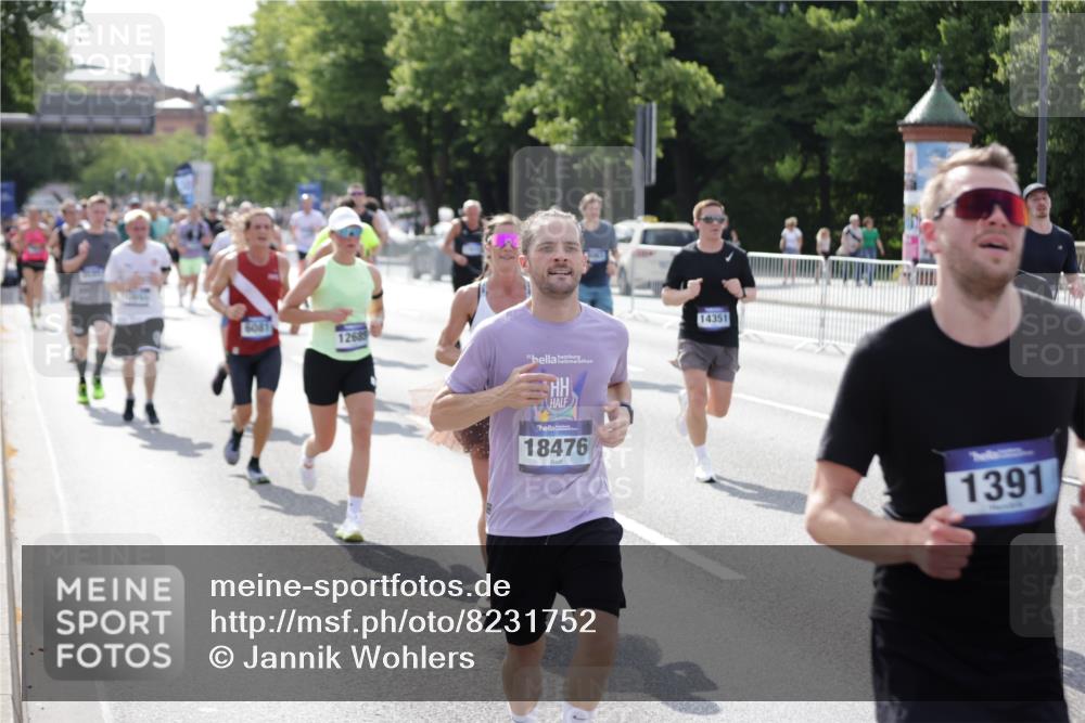 29.06.2025 - hella hamburg halbmarathon Jannik Wohlers http://msf.ph/oto/8231752 29.06.2025 09:52:42 Lombardsbrücke 1012, 1391, 1735, 2048, 2213, 2234, 2590, 2788, 2970, 3021, 3098, 3304, 3907, 3917, 3928, 4981, 4997, 5132, 5623, 5682, 6081, 6152, 6712, 6716, 7005, 7093, 7147, 7450, 8063, 8145, 8467, 8664, 8694, 8704, 8722, 8819, 9232, 9374, 9538, 9540, 9544, 9585, 10208, 10211, 10216, 10313, 11094, 11153, 11291, 11469, 11778, 12154, 12534, 12685, 12783, 12966, 13015, 13051, 13709, 13782, 14351, 14690, 14794, 15126, 15651 meine-sportfotos.de