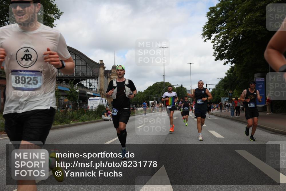 29.06.2025 - hella hamburg halbmarathon Yannick Fuchs http://msf.ph/oto/8231778 29.06.2025 10:34:08 20KM 1343, 2044, 2525, 2546, 2563, 2972, 3547, 4398, 4565, 4759, 5752, 7981, 8319, 8346, 8925, 9116, 9265, 9540, 11284, 11305, 11806, 12046, 12091, 12335, 12372, 13190, 13479, 13514, 14204, 14272, 14311, 14359, 15013, 15094, 15336, 15435, 15556, 15744, 17005, 17215, 17360, 17425, 17668, 17792, 17916, 18149, 18154, 18285, 18803 meine-sportfotos.de