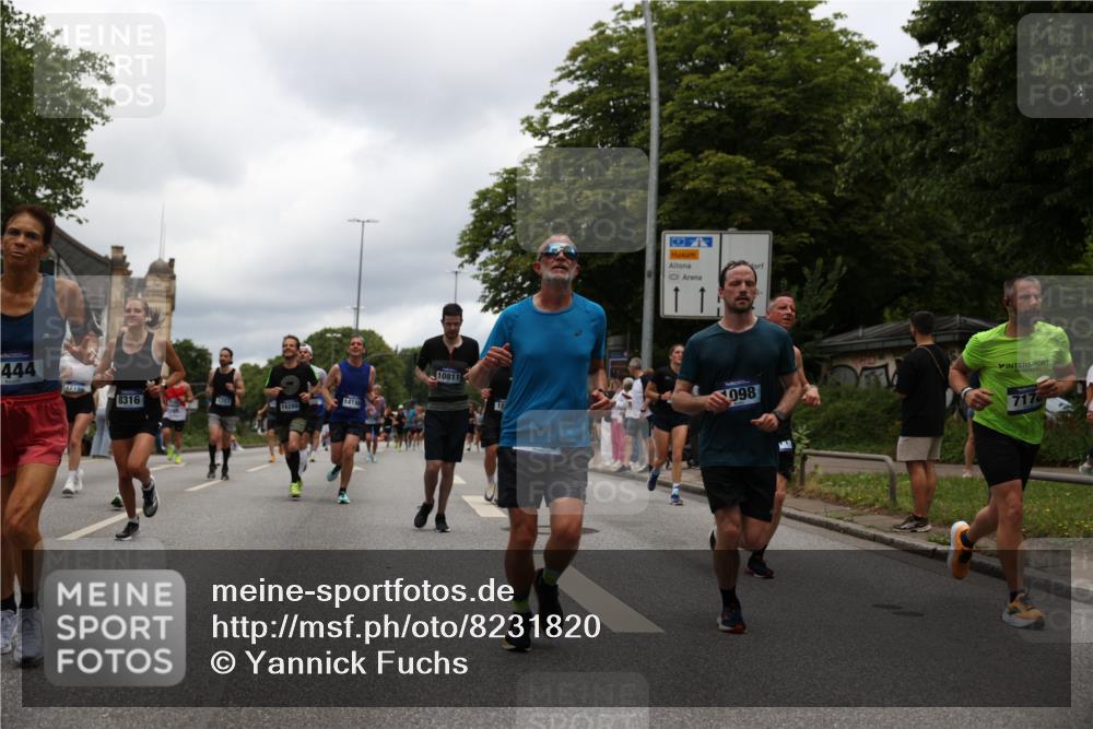 29.06.2025 - hella hamburg halbmarathon Yannick Fuchs http://msf.ph/oto/8231820 29.06.2025 10:46:48 20KM 1098, 1257, 1482, 1657, 1683, 2111, 2208, 2444, 2814, 3258, 3399, 3715, 3952, 3999, 4121, 4587, 4726, 5169, 5194, 5607, 5907, 6897, 7178, 7232, 7383, 7475, 8172, 8316, 8587, 8955, 9065, 9163, 10529, 10811, 11217, 12135, 12155, 12482, 12519, 13211, 13301, 14198, 14286, 14791, 14805, 15980, 16320, 16467, 16929, 17130, 17198, 17710, 17773, 18249, 18331, 19208 meine-sportfotos.de
