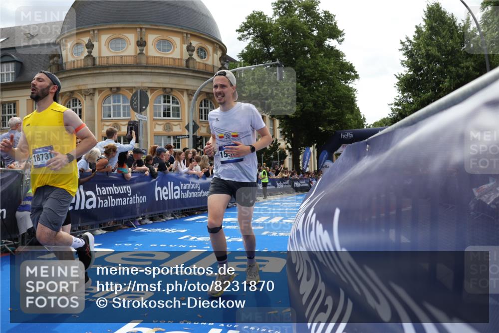 29.06.2025 - hella hamburg halbmarathon Strokosch-Dieckow http://msf.ph/oto/8231870 29.06.2025 10:33:31 Ziel 1053, 1396, 2836, 4602, 8312, 8956, 12595, 14975, 15326, 16931, 17056, 17191, 18731, 18854 meine-sportfotos.de