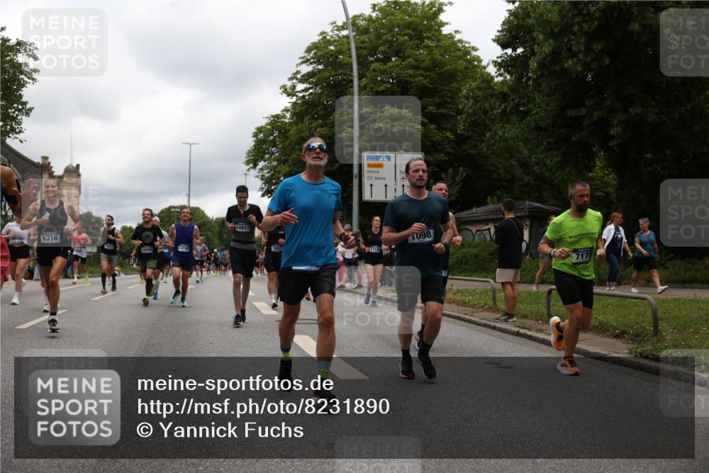 29.06.2025 - hella hamburg halbmarathon Yannick Fuchs http://msf.ph/oto/8231890 29.06.2025 10:46:48 20KM 1098, 1257, 1482, 1657, 1683, 2111, 2208, 2444, 2814, 3258, 3399, 3715, 3952, 3999, 4121, 4587, 4726, 5169, 5194, 5607, 5907, 6897, 7178, 7232, 7383, 7475, 8172, 8316, 8587, 8955, 9065, 9163, 10529, 10811, 11217, 12135, 12155, 12482, 12519, 13211, 13301, 14198, 14286, 14791, 14805, 15980, 16320, 16467, 16929, 17130, 17198, 17710, 17773, 18249, 18331, 19208 meine-sportfotos.de
