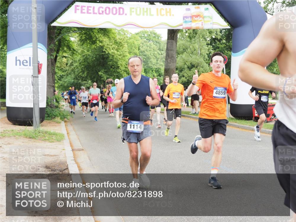 29.06.2025 - hella hamburg halbmarathon MichiJ http://msf.ph/oto/8231898 29.06.2025 10:49:39 Zwischen KM18-KM19 1114, 1940, 4859, 7869, 9124, 10866, 11402, 12662, 13551, 13739, 13841, 16371, 16420, 16540 meine-sportfotos.de