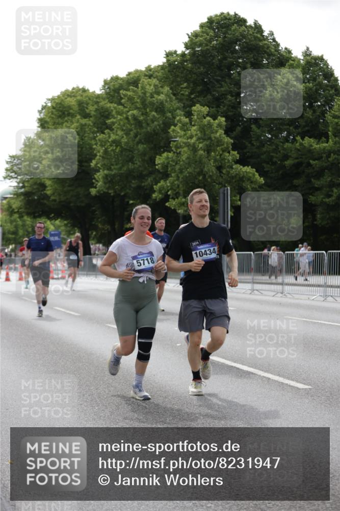 29.06.2025 - hella hamburg halbmarathon Jannik Wohlers http://msf.ph/oto/8231947 29.06.2025 10:28:09 Lombardsbrücke 4700, 5718, 5903, 5939, 6102, 6418, 7980, 8560, 9642, 9716, 9855, 10434, 13400, 16125, 18293, 18604, 19180 meine-sportfotos.de