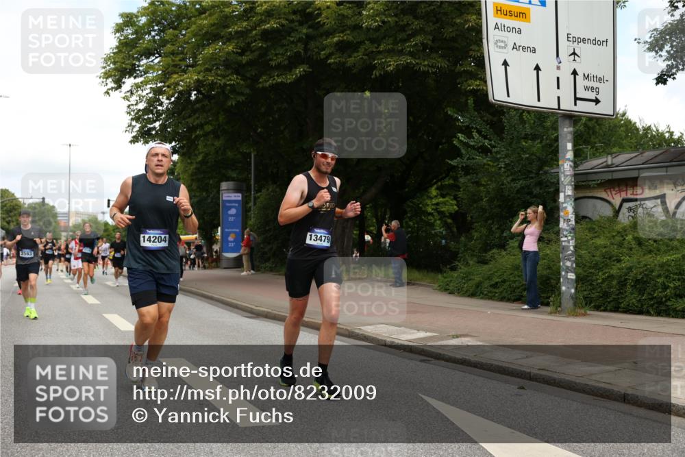 29.06.2025 - hella hamburg halbmarathon Yannick Fuchs http://msf.ph/oto/8232009 29.06.2025 10:34:09 20KM 1343, 2044, 2525, 2546, 2563, 2972, 3547, 4398, 4565, 4759, 5752, 7981, 8319, 8346, 8925, 9116, 9265, 9540, 11284, 11305, 11806, 12046, 12091, 12335, 12372, 13190, 13479, 13514, 14204, 14272, 14359, 15013, 15094, 15336, 15435, 15556, 15744, 17005, 17215, 17360, 17425, 17668, 17792, 17916, 18149, 18154, 18285, 18803 meine-sportfotos.de