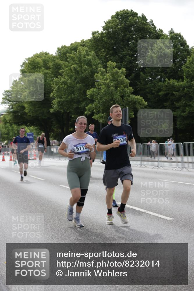29.06.2025 - hella hamburg halbmarathon Jannik Wohlers http://msf.ph/oto/8232014 29.06.2025 10:28:09 Lombardsbrücke 4700, 5718, 5903, 5939, 6102, 6418, 7980, 8560, 9642, 9716, 9855, 10434, 13400, 16125, 18293, 18604, 19180 meine-sportfotos.de