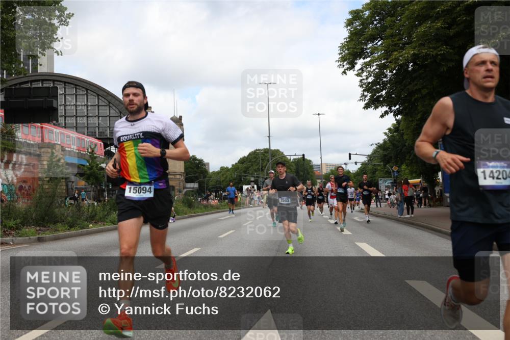 29.06.2025 - hella hamburg halbmarathon Yannick Fuchs http://msf.ph/oto/8232062 29.06.2025 10:34:10 20KM 1343, 2044, 2525, 2546, 2563, 2972, 3547, 4398, 4565, 4759, 5752, 7981, 8319, 8346, 8925, 9116, 9265, 9540, 11284, 11305, 11806, 12046, 12091, 12335, 12372, 13190, 13479, 13514, 14204, 14272, 14359, 15013, 15094, 15336, 15435, 15744, 17005, 17215, 17360, 17425, 17668, 17792, 17916, 18149, 18154, 18285, 18803 meine-sportfotos.de