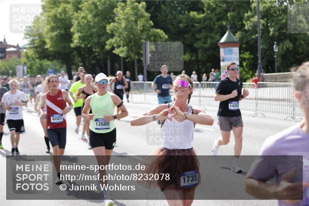 29.06.2025 - hella hamburg halbmarathon Jannik Wohlers http://msf.ph/oto/8232078 29.06.2025 09:52:43 Lombardsbrücke 1012, 1391, 1735, 2048, 2213, 2234, 2590, 2788, 2970, 3021, 3304, 3907, 3917, 3928, 4553, 4981, 4997, 5132, 5623, 6081, 6152, 6203, 6712, 6716, 7005, 7093, 7147, 7204, 7450, 8063, 8145, 8664, 8694, 8704, 8722, 8819, 9232, 9374, 9538, 9540, 9544, 9585, 10208, 10211, 10216, 10246, 10313, 11094, 11153, 11291, 11469, 11648, 11778, 12154, 12534, 12685, 12783, 12966, 13015, 13051, 13709, 13782, 14351, 14690, 14794, 15126, 15651, 15803 meine-sportfotos.de