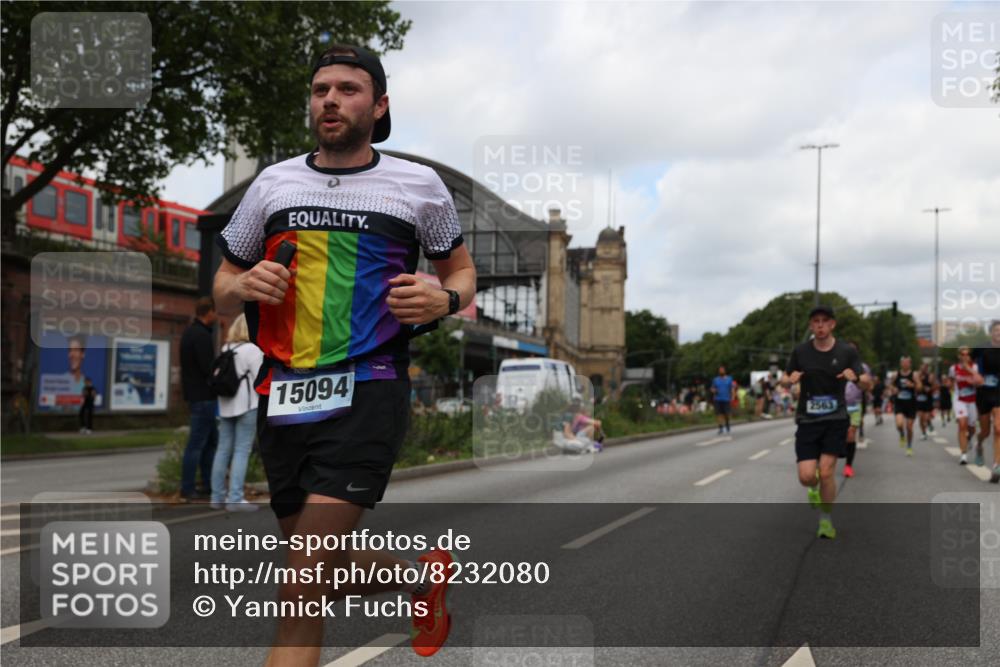 29.06.2025 - hella hamburg halbmarathon Yannick Fuchs http://msf.ph/oto/8232080 29.06.2025 10:34:10 20KM 1343, 2044, 2525, 2546, 2563, 2972, 3547, 4398, 4565, 4759, 5752, 7981, 8319, 8346, 8925, 9116, 9265, 9540, 11284, 11305, 11806, 12046, 12091, 12335, 12372, 13190, 13479, 13514, 14204, 14272, 14359, 15013, 15094, 15336, 15435, 15744, 17005, 17215, 17360, 17425, 17668, 17792, 17916, 18149, 18154, 18285, 18803 meine-sportfotos.de