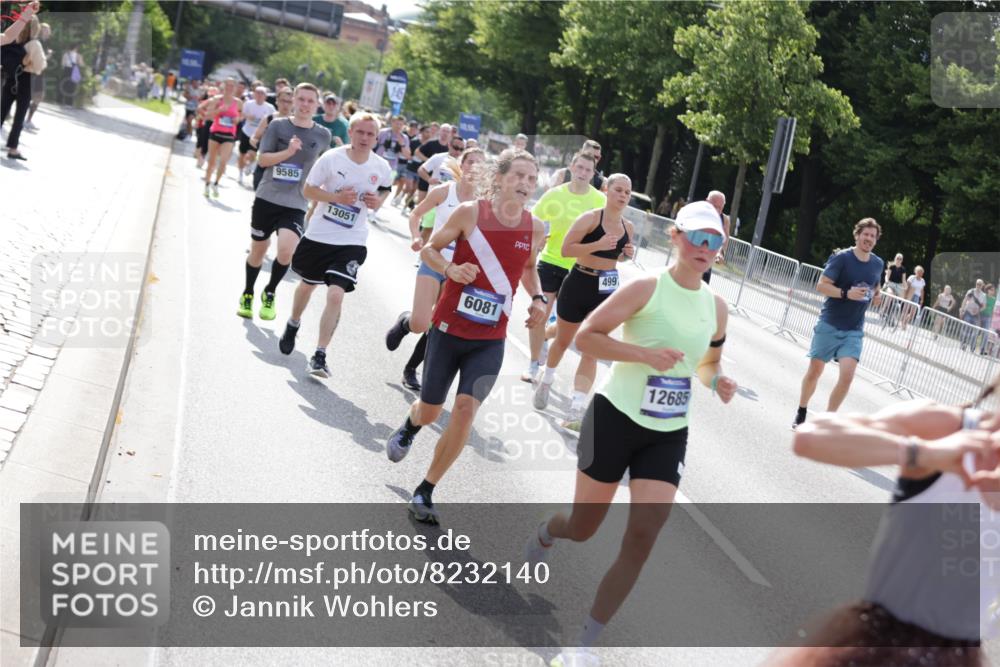 29.06.2025 - hella hamburg halbmarathon Jannik Wohlers http://msf.ph/oto/8232140 29.06.2025 09:52:43 Lombardsbrücke 1012, 1391, 1735, 2048, 2213, 2234, 2590, 2788, 2970, 3021, 3304, 3907, 3917, 3928, 4553, 4981, 4997, 5132, 5623, 6081, 6152, 6203, 6712, 6716, 7005, 7093, 7147, 7204, 7450, 8063, 8145, 8664, 8694, 8704, 8722, 8819, 9232, 9374, 9538, 9540, 9544, 9585, 10208, 10211, 10216, 10246, 10313, 11094, 11153, 11291, 11469, 11648, 11778, 12154, 12534, 12685, 12783, 12966, 13015, 13051, 13709, 13782, 14351, 14690, 14794, 15126, 15651, 15803 meine-sportfotos.de
