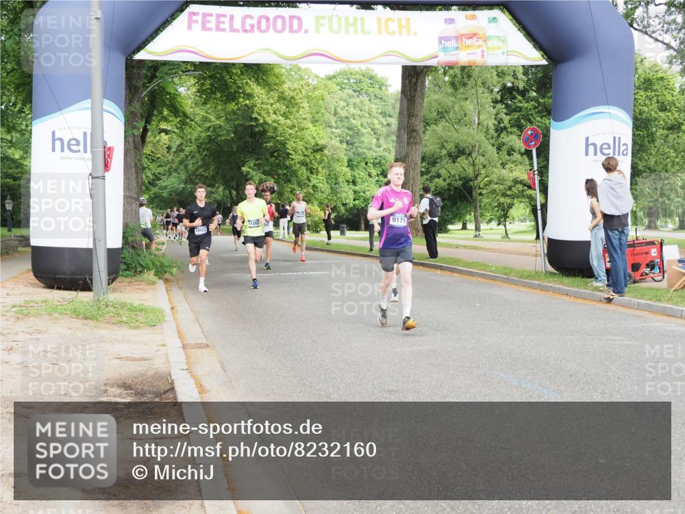 29.06.2025 - hella hamburg halbmarathon MichiJ http://msf.ph/oto/8232160 29.06.2025 10:26:39 Zwischen KM18-KM19 3480, 5791, 6458, 7743, 8571, 9017, 9643, 10793, 12739, 13595, 16075, 16992, 18193, 18277 meine-sportfotos.de