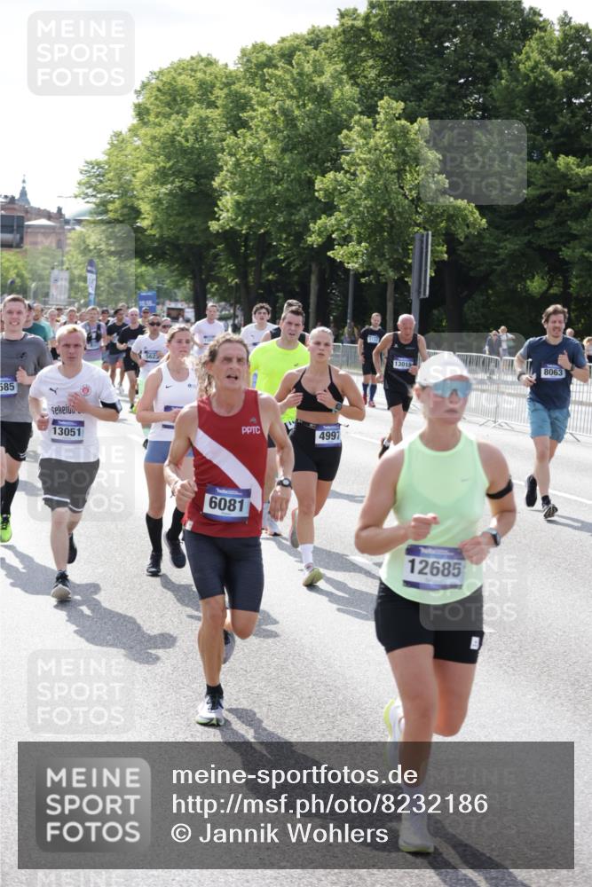 29.06.2025 - hella hamburg halbmarathon Jannik Wohlers http://msf.ph/oto/8232186 29.06.2025 09:52:43 Lombardsbrücke 1012, 1391, 1735, 2048, 2213, 2234, 2590, 2788, 2970, 3021, 3304, 3907, 3917, 3928, 4553, 4981, 4997, 5132, 5623, 6081, 6152, 6203, 6712, 6716, 7005, 7093, 7147, 7204, 7450, 8063, 8145, 8664, 8694, 8704, 8722, 8819, 9232, 9374, 9538, 9540, 9544, 9585, 10208, 10211, 10216, 10246, 10313, 11094, 11153, 11291, 11469, 11648, 11778, 12154, 12534, 12685, 12783, 12966, 13015, 13051, 13709, 13782, 14351, 14690, 14794, 15126, 15651, 15803 meine-sportfotos.de