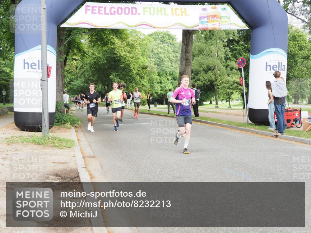 29.06.2025 - hella hamburg halbmarathon MichiJ http://msf.ph/oto/8232213 29.06.2025 10:26:40 Zwischen KM18-KM19 3480, 5791, 6458, 7743, 8571, 9017, 9171, 9643, 10793, 16075, 16992, 18193, 18277 meine-sportfotos.de