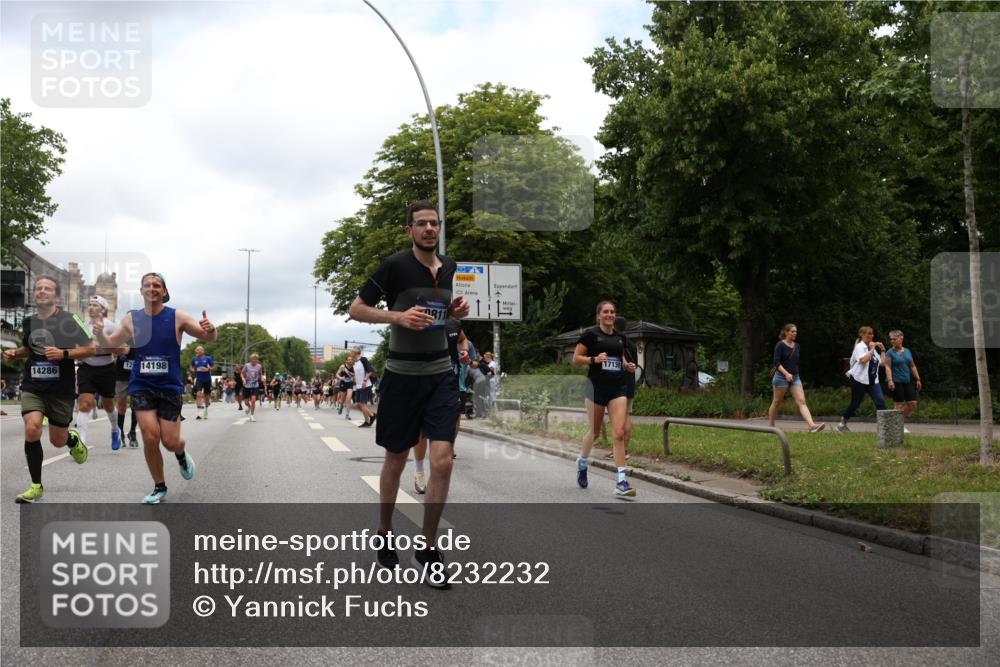 29.06.2025 - hella hamburg halbmarathon Yannick Fuchs http://msf.ph/oto/8232232 29.06.2025 10:46:50 20KM 1098, 1257, 1482, 1657, 1683, 2111, 2208, 2444, 2814, 3258, 3399, 3715, 3952, 3999, 4121, 4419, 4587, 4726, 5169, 5194, 5607, 5907, 6897, 7178, 7232, 7383, 7475, 8316, 8587, 8955, 9065, 9163, 10529, 10811, 11217, 11589, 11604, 11689, 12155, 12482, 12519, 13211, 13301, 14198, 14286, 14805, 15681, 15980, 16320, 16467, 16929, 17130, 17198, 17710, 17773, 18249, 18331, 19208 meine-sportfotos.de