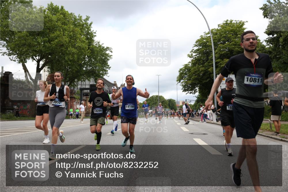 29.06.2025 - hella hamburg halbmarathon Yannick Fuchs http://msf.ph/oto/8232252 29.06.2025 10:46:51 20KM 1098, 1257, 1482, 1657, 1683, 2111, 2208, 2444, 2814, 3258, 3399, 3952, 3999, 4121, 4419, 4587, 4726, 5169, 5194, 5607, 5907, 6897, 7178, 7232, 7383, 7475, 8316, 8587, 8651, 8955, 9065, 9163, 10529, 10811, 11217, 11588, 11589, 11604, 11689, 12155, 12482, 12519, 13211, 13301, 14198, 14286, 14805, 15681, 15980, 16320, 16467, 16929, 17130, 17198, 17710, 17773, 18249, 18331, 19208 meine-sportfotos.de