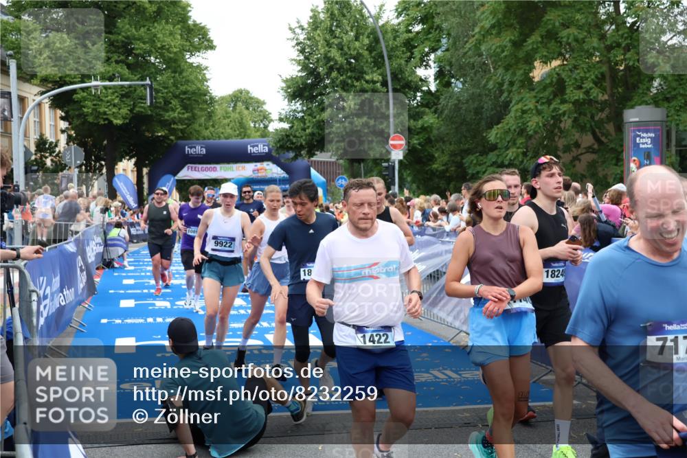 29.06.2025 - hella hamburg halbmarathon Zöllner http://msf.ph/oto/8232259 29.06.2025 10:53:56 Ziel 1422, 1706, 1870, 6260, 6481, 7395, 7918, 7973, 9922, 10529, 10891, 12413, 13032, 14026, 14175, 15502, 16477, 16538, 17740, 18249, 18418, 18487, 18759, 18831, 18879, 18915, 19177 meine-sportfotos.de