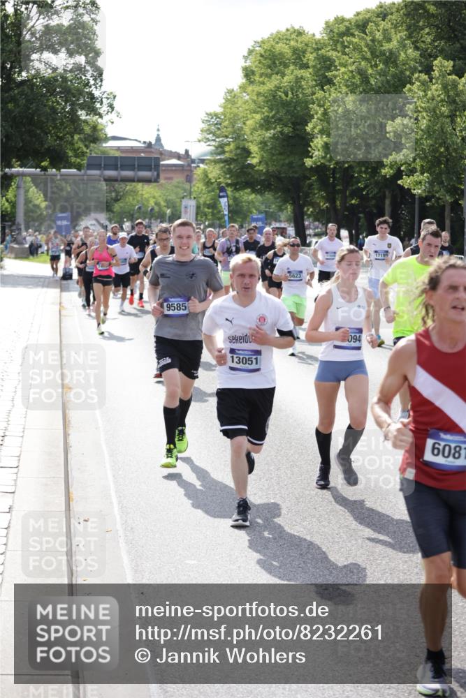 29.06.2025 - hella hamburg halbmarathon Jannik Wohlers http://msf.ph/oto/8232261 29.06.2025 09:52:44 Lombardsbrücke 1012, 1391, 1735, 2048, 2213, 2234, 2590, 2788, 2970, 3021, 3304, 3907, 3917, 3928, 4553, 4981, 4997, 5132, 5623, 6081, 6152, 6203, 6712, 6716, 7005, 7093, 7147, 7204, 7450, 7765, 8063, 8145, 8664, 8694, 8704, 8722, 8819, 9232, 9305, 9374, 9534, 9538, 9540, 9544, 9585, 10208, 10211, 10216, 10246, 10313, 11094, 11153, 11291, 11469, 11648, 12035, 12154, 12534, 12643, 12685, 12783, 12966, 13015, 13051, 13709, 13782, 14351, 14690, 14794, 15126, 15651, 15803, 15900 meine-sportfotos.de