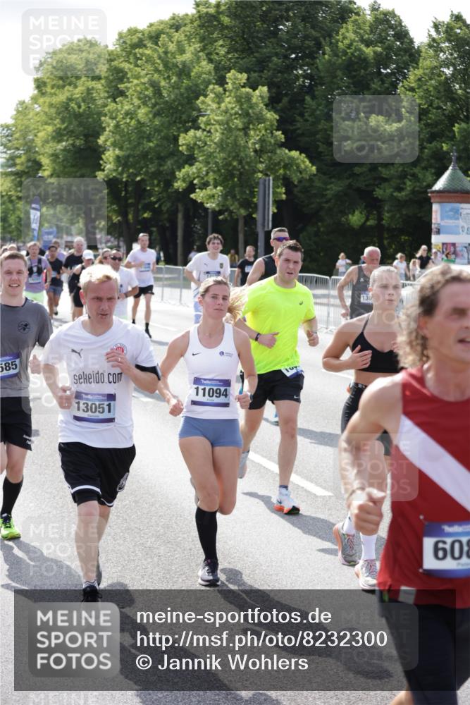 29.06.2025 - hella hamburg halbmarathon Jannik Wohlers http://msf.ph/oto/8232300 29.06.2025 09:52:45 Lombardsbrücke 1012, 1391, 1735, 1759, 2048, 2213, 2234, 2590, 2970, 3021, 3304, 3907, 3917, 3928, 4553, 4981, 4997, 5132, 5623, 5624, 6081, 6152, 6203, 6712, 6716, 7005, 7093, 7147, 7204, 7450, 7765, 8063, 8145, 8664, 8694, 8704, 8722, 8819, 9232, 9305, 9374, 9534, 9538, 9540, 9544, 9585, 10208, 10211, 10216, 10246, 10313, 11094, 11153, 11291, 11469, 11648, 12035, 12154, 12534, 12643, 12685, 12783, 12966, 13015, 13051, 13709, 13782, 14351, 14690, 14794, 15126, 15651, 15803, 15900 meine-sportfotos.de