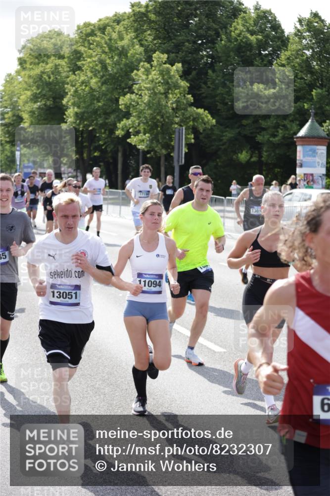 29.06.2025 - hella hamburg halbmarathon Jannik Wohlers http://msf.ph/oto/8232307 29.06.2025 09:52:45 Lombardsbrücke 1012, 1391, 1735, 1759, 2048, 2213, 2234, 2590, 2970, 3021, 3304, 3907, 3917, 3928, 4553, 4981, 4997, 5132, 5623, 5624, 6081, 6152, 6203, 6712, 6716, 7005, 7093, 7147, 7204, 7450, 7765, 8063, 8145, 8664, 8694, 8704, 8722, 8819, 9232, 9305, 9374, 9534, 9538, 9540, 9544, 9585, 10208, 10211, 10216, 10246, 10313, 11094, 11153, 11291, 11469, 11648, 12035, 12154, 12534, 12643, 12685, 12783, 12966, 13015, 13051, 13709, 13782, 14351, 14690, 14794, 15126, 15651, 15803, 15900 meine-sportfotos.de