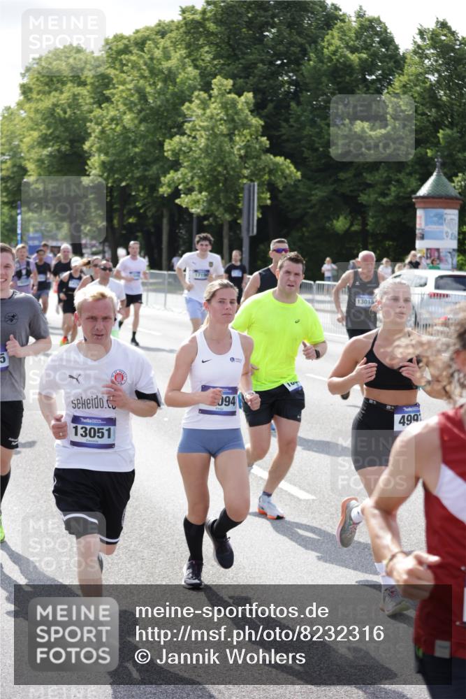 29.06.2025 - hella hamburg halbmarathon Jannik Wohlers http://msf.ph/oto/8232316 29.06.2025 09:52:45 Lombardsbrücke 1012, 1391, 1735, 1759, 2048, 2213, 2234, 2590, 2970, 3021, 3304, 3907, 3917, 3928, 4553, 4981, 4997, 5132, 5623, 5624, 6081, 6152, 6203, 6712, 6716, 7005, 7093, 7147, 7204, 7450, 7765, 8063, 8145, 8664, 8694, 8704, 8722, 8819, 9232, 9305, 9374, 9534, 9538, 9540, 9544, 9585, 10208, 10211, 10216, 10246, 10313, 11094, 11153, 11291, 11469, 11648, 12035, 12154, 12534, 12643, 12685, 12783, 12966, 13015, 13051, 13709, 13782, 14351, 14690, 14794, 15126, 15651, 15803, 15900 meine-sportfotos.de