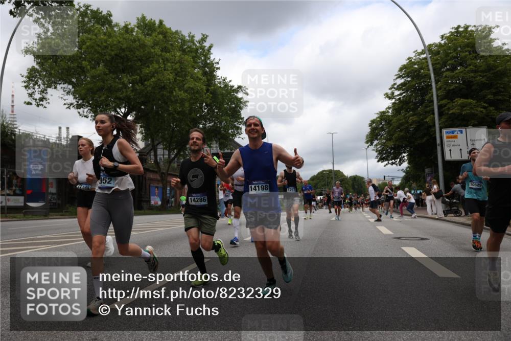 29.06.2025 - hella hamburg halbmarathon Yannick Fuchs http://msf.ph/oto/8232329 29.06.2025 10:46:51 20KM 1098, 1257, 1482, 1657, 1683, 2111, 2208, 2444, 2814, 3258, 3399, 3952, 3999, 4121, 4419, 4587, 4726, 5169, 5194, 5607, 5907, 6897, 7178, 7232, 7383, 7475, 8316, 8587, 8651, 8955, 9065, 9163, 10529, 10811, 11217, 11588, 11589, 11604, 11689, 12155, 12482, 12519, 13211, 13301, 14198, 14286, 14805, 15681, 15980, 16320, 16467, 16929, 17130, 17198, 17710, 17773, 18249, 18331, 19208 meine-sportfotos.de