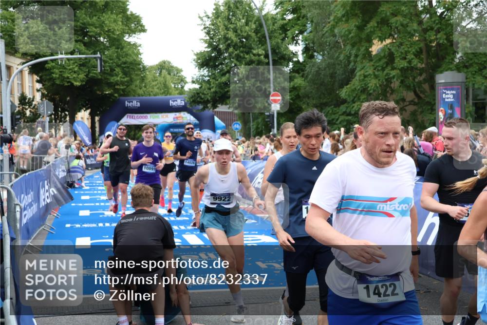 29.06.2025 - hella hamburg halbmarathon Zöllner http://msf.ph/oto/8232337 29.06.2025 10:53:57 Ziel 1706, 1870, 2432, 6260, 6481, 7395, 7918, 7973, 9922, 10891, 11789, 12413, 13032, 13869, 14026, 14175, 15502, 16477, 16538, 18418, 18487, 18759, 18831, 18879, 18915, 19177 meine-sportfotos.de
