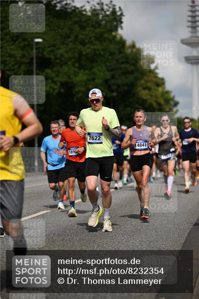 29.06.2025 - hella hamburg halbmarathon Dr. Thomas Lammeyer http://msf.ph/oto/8232354 29.06.2025 09:50:26 Kennedybrücke 1002, 1053, 1396, 1407, 1411, 1910, 1959, 2228, 2563, 2836, 2851, 3790, 3935, 4740, 5193, 6032, 6305, 6473, 7080, 7466, 7622, 7831, 7867, 7972, 9376, 9508, 10477, 10771, 11055, 11370 meine-sportfotos.de