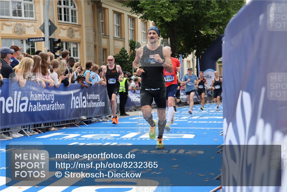 29.06.2025 - hella hamburg halbmarathon Strokosch-Dieckow http://msf.ph/oto/8232365 29.06.2025 10:33:47 Ziel 1743, 2228, 2243, 2746, 4246, 5193, 10865, 13771, 14310, 14466, 15500, 16243, 16755 meine-sportfotos.de