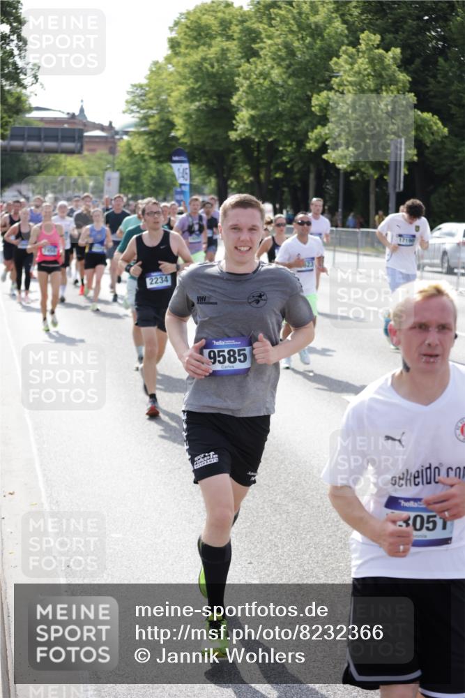 29.06.2025 - hella hamburg halbmarathon Jannik Wohlers http://msf.ph/oto/8232366 29.06.2025 09:52:45 Lombardsbrücke 1012, 1391, 1735, 1759, 2048, 2213, 2234, 2590, 2970, 3021, 3304, 3907, 3917, 3928, 4553, 4981, 4997, 5132, 5623, 5624, 6081, 6152, 6203, 6712, 6716, 7005, 7093, 7147, 7204, 7450, 7765, 8063, 8145, 8664, 8694, 8704, 8722, 8819, 9232, 9305, 9374, 9534, 9538, 9540, 9544, 9585, 10208, 10211, 10216, 10246, 10313, 11094, 11153, 11291, 11469, 11648, 12035, 12154, 12534, 12643, 12685, 12783, 12966, 13015, 13051, 13709, 13782, 14351, 14690, 14794, 15126, 15651, 15803, 15900 meine-sportfotos.de