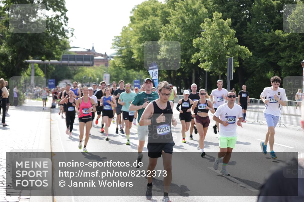 29.06.2025 - hella hamburg halbmarathon Jannik Wohlers http://msf.ph/oto/8232373 29.06.2025 09:52:46 Lombardsbrücke 1012, 1391, 1735, 1759, 2048, 2213, 2234, 2590, 2970, 3021, 3304, 3907, 3928, 4553, 4997, 5132, 5623, 5624, 6081, 6152, 6203, 6712, 7005, 7093, 7147, 7204, 7450, 7765, 8063, 8145, 8664, 8694, 8704, 8722, 8819, 9232, 9305, 9534, 9538, 9540, 9544, 9585, 9794, 10208, 10211, 10216, 10246, 10313, 11094, 11153, 11291, 11469, 11648, 12035, 12154, 12534, 12643, 12685, 12783, 12966, 13015, 13051, 13303, 13709, 13782, 14351, 14690, 14794, 15651, 15803, 15900 meine-sportfotos.de