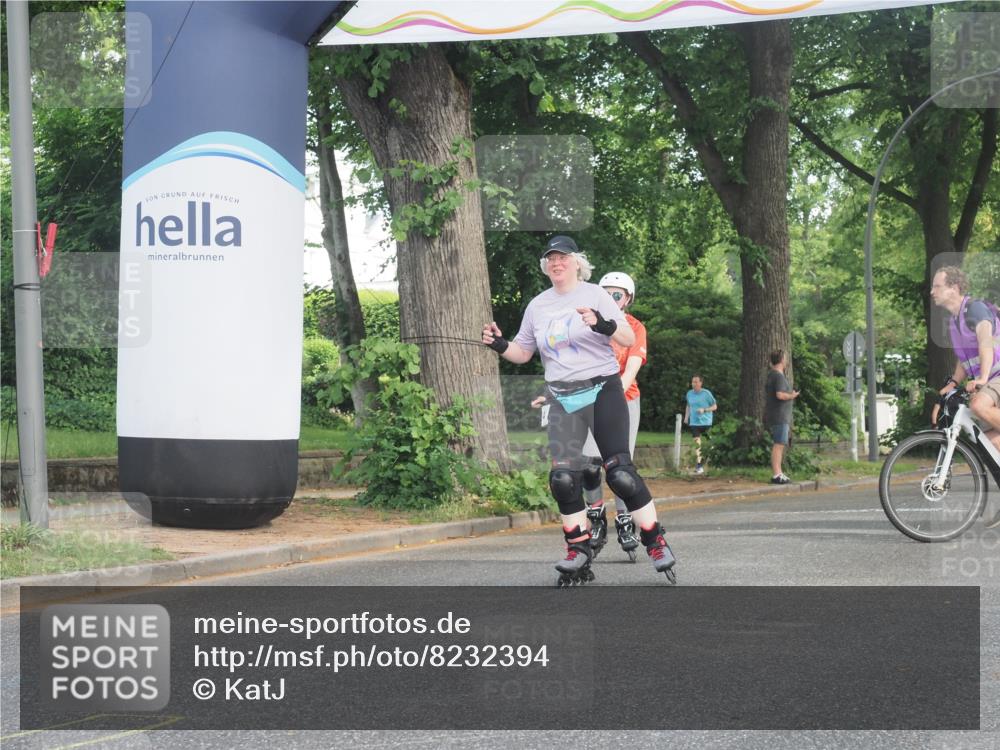 29.06.2025 - hella hamburg halbmarathon KatJ http://msf.ph/oto/8232394 29.06.2025 09:42:34 Zwischen KM18-KM19  meine-sportfotos.de