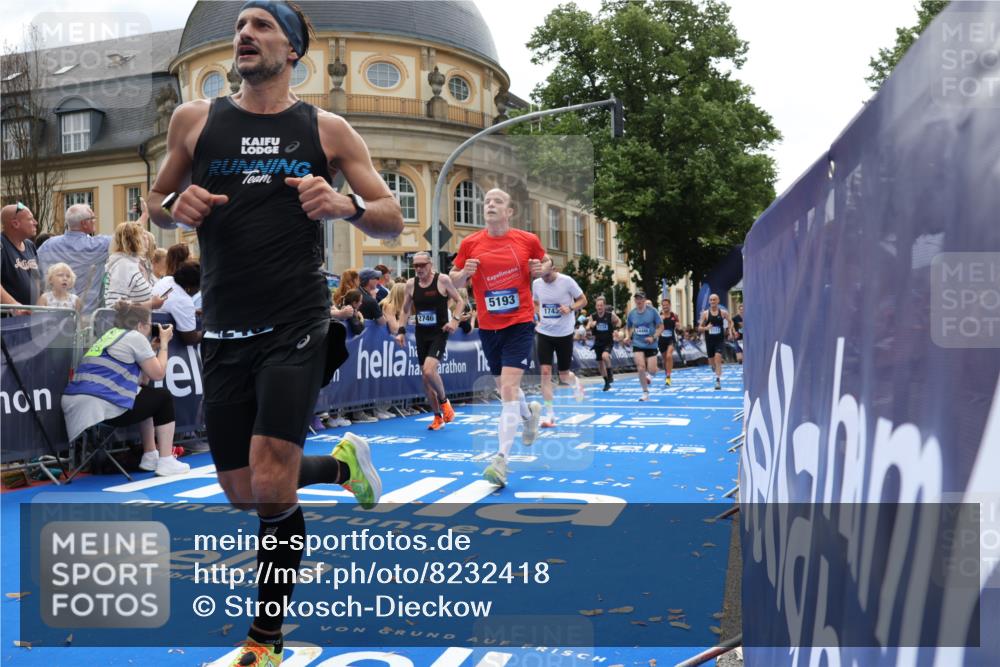 29.06.2025 - hella hamburg halbmarathon Strokosch-Dieckow http://msf.ph/oto/8232418 29.06.2025 10:33:48 Ziel 1743, 2228, 2243, 2746, 4246, 5193, 10865, 13771, 14310, 14466, 15500, 16243, 16755 meine-sportfotos.de
