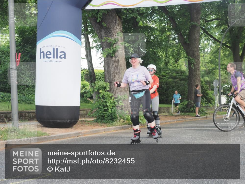 29.06.2025 - hella hamburg halbmarathon KatJ http://msf.ph/oto/8232455 29.06.2025 09:42:34 Zwischen KM18-KM19  meine-sportfotos.de