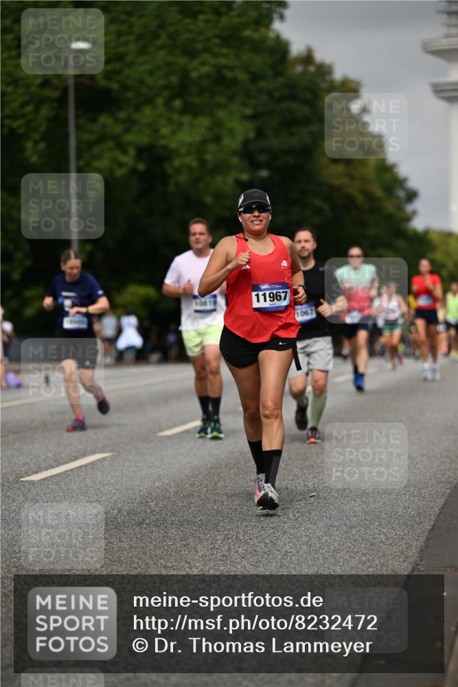 29.06.2025 - hella hamburg halbmarathon Dr. Thomas Lammeyer http://msf.ph/oto/8232472 29.06.2025 10:13:27 Kennedybrücke 4592, 7081, 7187, 9297, 9306, 9781, 10819, 11067 meine-sportfotos.de