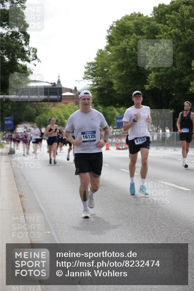 29.06.2025 - hella hamburg halbmarathon Jannik Wohlers http://msf.ph/oto/8232474 29.06.2025 10:28:13 Lombardsbrücke 4700, 5250, 5718, 5903, 5939, 6102, 6418, 7980, 8560, 9642, 9716, 9855, 10068, 10434, 13400, 15256, 16125, 16643, 18293, 19180 meine-sportfotos.de