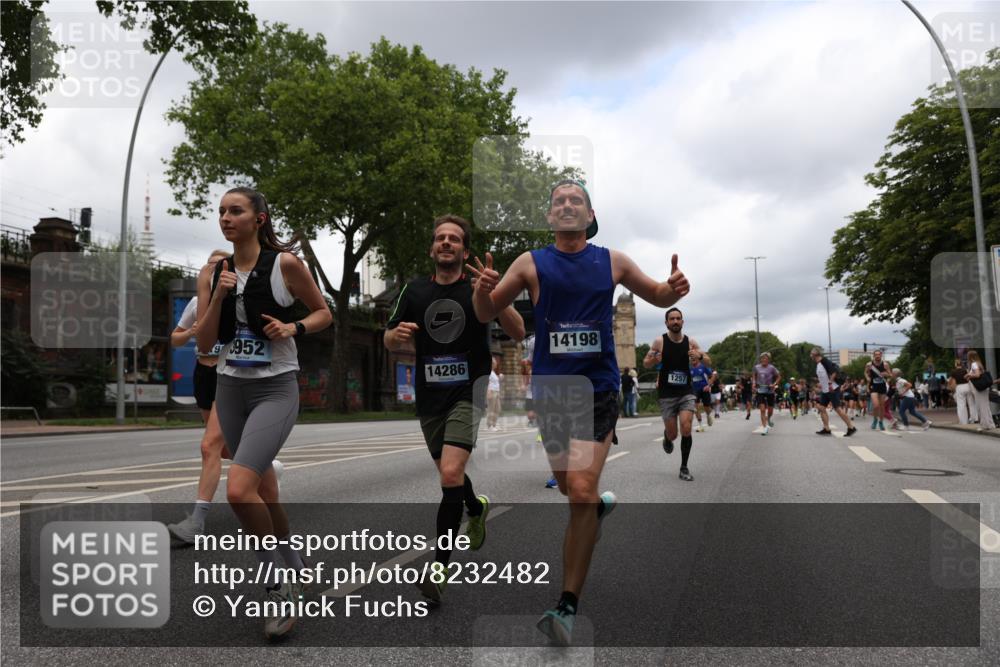 29.06.2025 - hella hamburg halbmarathon Yannick Fuchs http://msf.ph/oto/8232482 29.06.2025 10:46:51 20KM 1098, 1257, 1482, 1657, 1683, 2111, 2208, 2444, 2814, 3258, 3399, 3952, 3999, 4121, 4419, 4587, 4726, 5169, 5194, 5607, 5907, 6897, 7178, 7232, 7383, 7475, 8316, 8587, 8651, 8955, 9065, 9163, 10529, 10811, 11217, 11588, 11589, 11604, 11689, 12155, 12482, 12519, 13211, 13301, 14198, 14286, 14805, 15681, 15980, 16320, 16467, 16929, 17130, 17198, 17710, 17773, 18249, 18331, 19208 meine-sportfotos.de