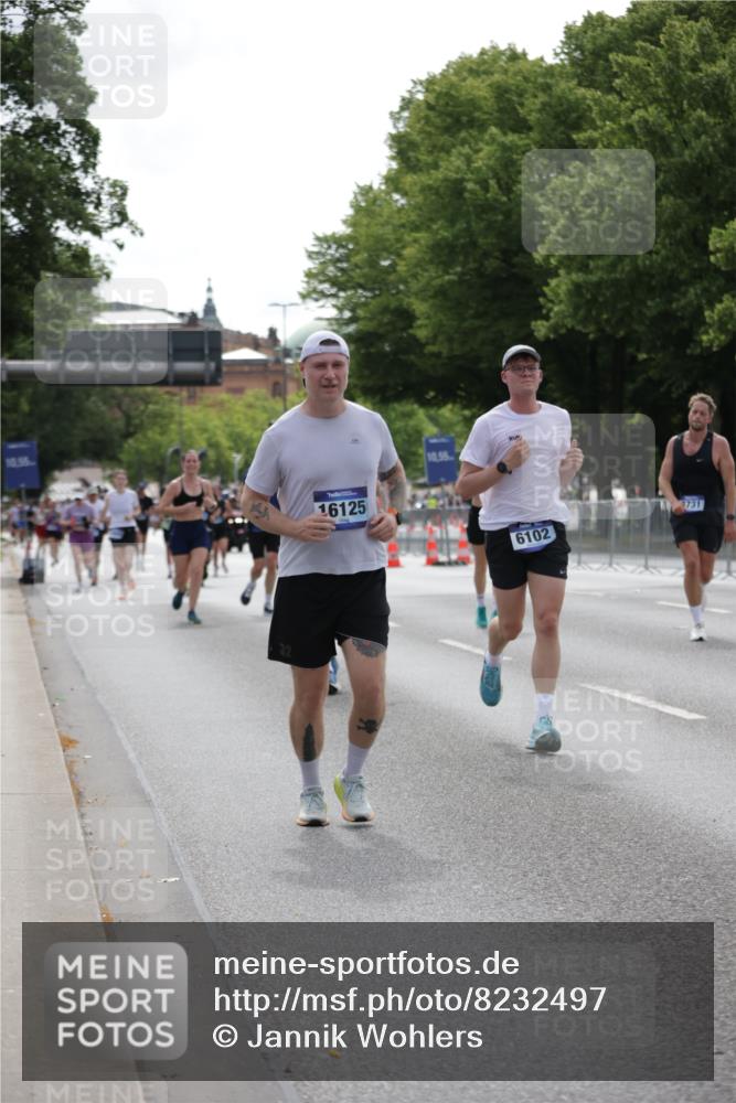 29.06.2025 - hella hamburg halbmarathon Jannik Wohlers http://msf.ph/oto/8232497 29.06.2025 10:28:13 Lombardsbrücke 4700, 5250, 5718, 5903, 5939, 6102, 6418, 7980, 8560, 9642, 9716, 9855, 10068, 10434, 13400, 15256, 16125, 16643, 18293, 19180 meine-sportfotos.de