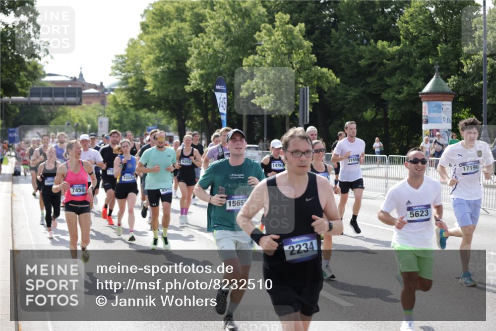 29.06.2025 - hella hamburg halbmarathon Jannik Wohlers http://msf.ph/oto/8232510 29.06.2025 09:52:47 Lombardsbrücke 1012, 1391, 1558, 1735, 1759, 2048, 2213, 2234, 2590, 2970, 3304, 3907, 3928, 4091, 4553, 4997, 5022, 5132, 5623, 5624, 6081, 6152, 6203, 6712, 7093, 7147, 7204, 7450, 7765, 8063, 8145, 8664, 8694, 8704, 8722, 8819, 9232, 9305, 9534, 9538, 9540, 9544, 9585, 9794, 10208, 10211, 10216, 10246, 10313, 11094, 11153, 11291, 11469, 11648, 12035, 12154, 12643, 12685, 12783, 12966, 13015, 13051, 13303, 13690, 13709, 13782, 14351, 14690, 14794, 15651, 15803, 15900, 16617 meine-sportfotos.de