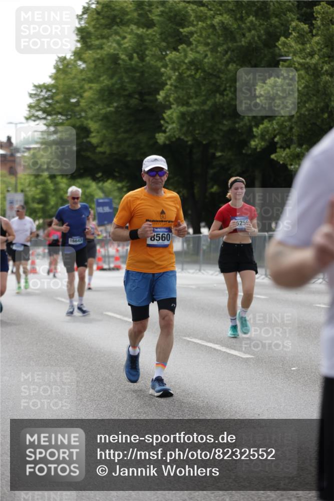 29.06.2025 - hella hamburg halbmarathon Jannik Wohlers http://msf.ph/oto/8232552 29.06.2025 10:28:15 Lombardsbrücke 1557, 4700, 5249, 5250, 5718, 5903, 5939, 6102, 6418, 7980, 8560, 9642, 9716, 9855, 10068, 10434, 15256, 16125, 16643, 18293 meine-sportfotos.de