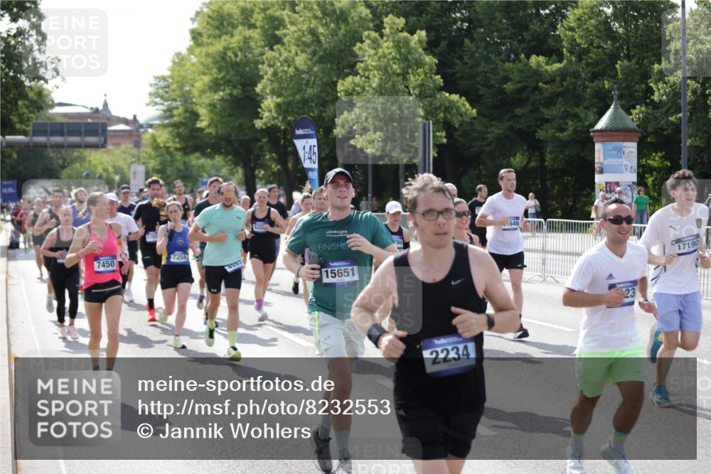 29.06.2025 - hella hamburg halbmarathon Jannik Wohlers http://msf.ph/oto/8232553 29.06.2025 09:52:47 Lombardsbrücke 1012, 1391, 1558, 1735, 1759, 2048, 2213, 2234, 2590, 2970, 3304, 3907, 3928, 4091, 4553, 4997, 5022, 5132, 5623, 5624, 6081, 6152, 6203, 6712, 7093, 7147, 7204, 7450, 7765, 8063, 8145, 8664, 8694, 8704, 8722, 8819, 9232, 9305, 9534, 9538, 9540, 9544, 9585, 9794, 10208, 10211, 10216, 10246, 10313, 11094, 11153, 11291, 11469, 11648, 12035, 12154, 12643, 12685, 12783, 12966, 13015, 13051, 13303, 13690, 13709, 13782, 14351, 14690, 14794, 15651, 15803, 15900, 16617 meine-sportfotos.de