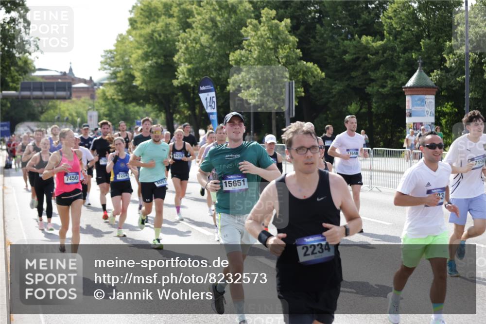 29.06.2025 - hella hamburg halbmarathon Jannik Wohlers http://msf.ph/oto/8232573 29.06.2025 09:52:48 Lombardsbrücke 1012, 1391, 1466, 1558, 1735, 1759, 2048, 2213, 2234, 2590, 2970, 3304, 3907, 3928, 4091, 4553, 4997, 5022, 5132, 5623, 5624, 6081, 6152, 6203, 6460, 6712, 7147, 7204, 7322, 7450, 7765, 8063, 8145, 8664, 8694, 8704, 8722, 8819, 9232, 9305, 9534, 9538, 9540, 9544, 9585, 9794, 10208, 10211, 10216, 10246, 10313, 10789, 11094, 11153, 11291, 11469, 11648, 12035, 12154, 12643, 12685, 12966, 13015, 13051, 13303, 13690, 13709, 13782, 14351, 14794, 15651, 15803, 15900, 16617 meine-sportfotos.de