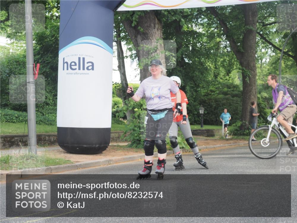 29.06.2025 - hella hamburg halbmarathon KatJ http://msf.ph/oto/8232574 29.06.2025 09:42:34 Zwischen KM18-KM19  meine-sportfotos.de