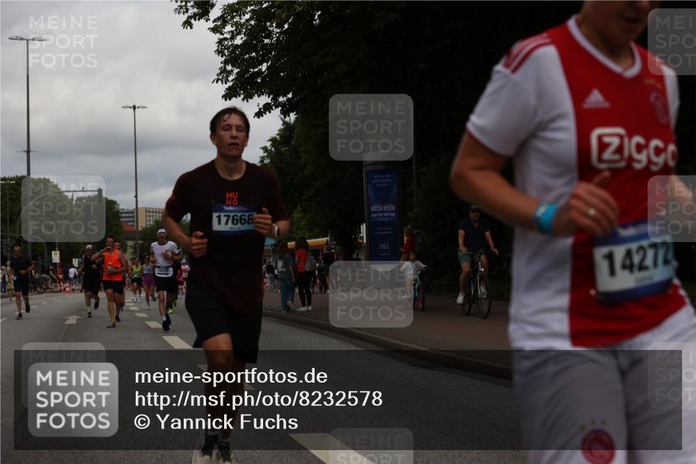 29.06.2025 - hella hamburg halbmarathon Yannick Fuchs http://msf.ph/oto/8232578 29.06.2025 10:34:15 20KM 1343, 1358, 2044, 2525, 2546, 2563, 2573, 2972, 3547, 3626, 4398, 4565, 4759, 5752, 7981, 8319, 8346, 8925, 9116, 9265, 9540, 11284, 11305, 11714, 11806, 12046, 12091, 12335, 12372, 13190, 13479, 13514, 14204, 14272, 14359, 15094, 15336, 15421, 15435, 15744, 17005, 17215, 17360, 17425, 17668, 17792, 17916, 18013, 18154, 18285, 18803 meine-sportfotos.de