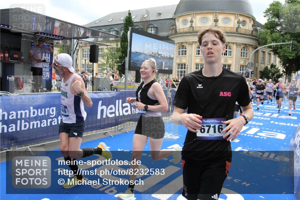 29.06.2025 - hella hamburg halbmarathon Michael Strokosch http://msf.ph/oto/8232583 29.06.2025 10:47:19 Ziel 2623, 5024, 6134, 6168, 6203, 6373, 6716, 7480, 10208, 10211, 11518, 13672, 14722, 16286, 17718, 17915, 18856 meine-sportfotos.de