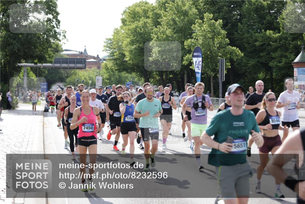 29.06.2025 - hella hamburg halbmarathon Jannik Wohlers http://msf.ph/oto/8232596 29.06.2025 09:52:48 Lombardsbrücke 1012, 1391, 1466, 1558, 1735, 1759, 2048, 2213, 2234, 2590, 2970, 3304, 3907, 3928, 4091, 4553, 4997, 5022, 5132, 5623, 5624, 6081, 6152, 6203, 6460, 6712, 7147, 7204, 7322, 7450, 7765, 8063, 8145, 8664, 8694, 8704, 8722, 8819, 9232, 9305, 9534, 9538, 9540, 9544, 9585, 9794, 10208, 10211, 10216, 10246, 10313, 10789, 11094, 11153, 11291, 11469, 11648, 12035, 12154, 12643, 12685, 12966, 13015, 13051, 13303, 13690, 13709, 13782, 14351, 14794, 15651, 15803, 15900, 16617 meine-sportfotos.de