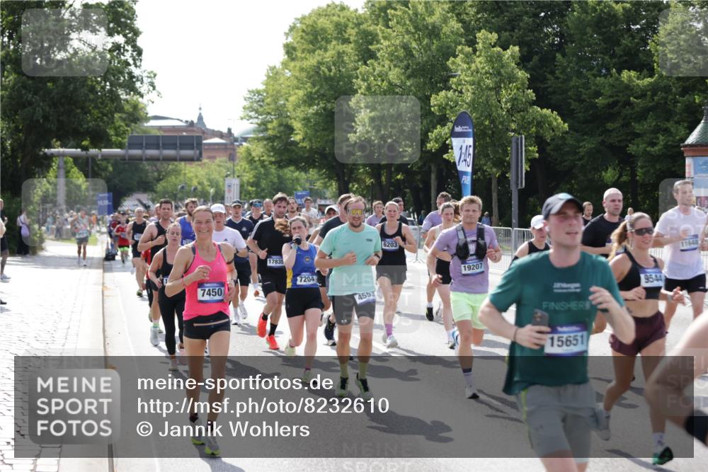 29.06.2025 - hella hamburg halbmarathon Jannik Wohlers http://msf.ph/oto/8232610 29.06.2025 09:52:48 Lombardsbrücke 1012, 1391, 1466, 1558, 1735, 1759, 2048, 2213, 2234, 2590, 2970, 3304, 3907, 3928, 4091, 4553, 4997, 5022, 5132, 5623, 5624, 6081, 6152, 6203, 6460, 6712, 7147, 7204, 7322, 7450, 7765, 8063, 8145, 8664, 8694, 8704, 8722, 8819, 9232, 9305, 9534, 9538, 9540, 9544, 9585, 9794, 10208, 10211, 10216, 10246, 10313, 10789, 11094, 11153, 11291, 11469, 11648, 12035, 12154, 12643, 12685, 12966, 13015, 13051, 13303, 13690, 13709, 13782, 14351, 14794, 15651, 15803, 15900, 16617 meine-sportfotos.de