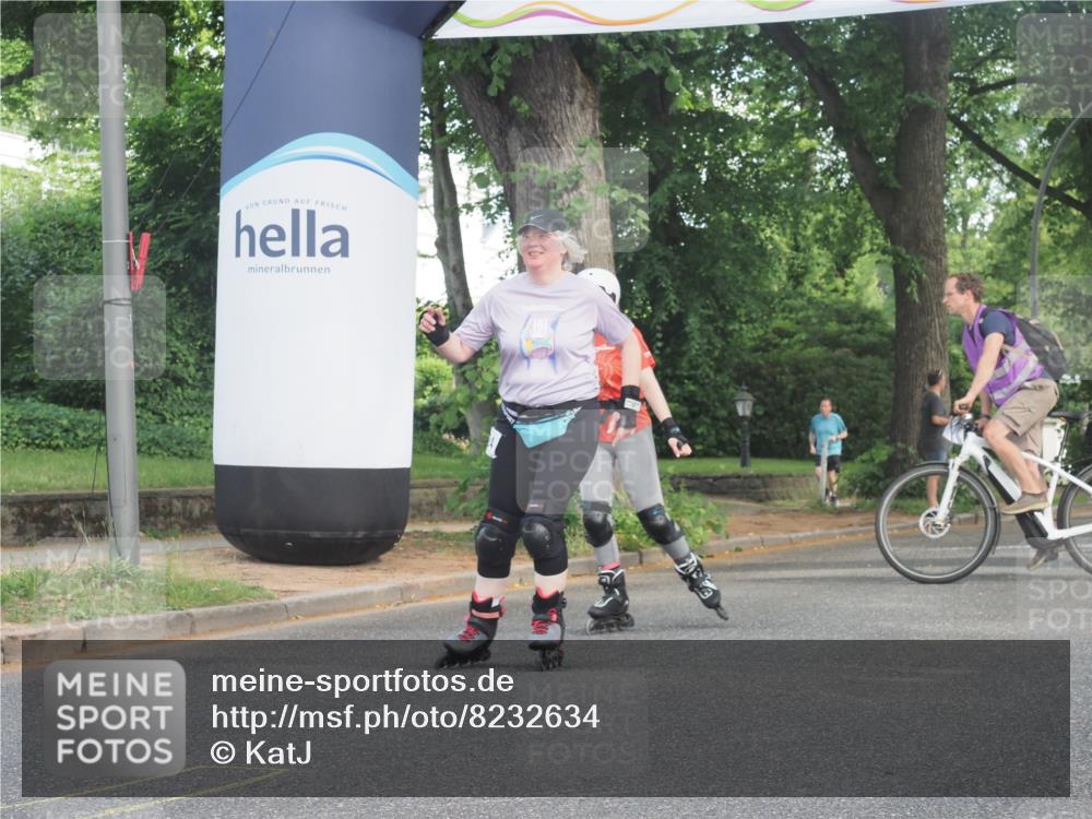 29.06.2025 - hella hamburg halbmarathon KatJ http://msf.ph/oto/8232634 29.06.2025 09:42:34 Zwischen KM18-KM19  meine-sportfotos.de
