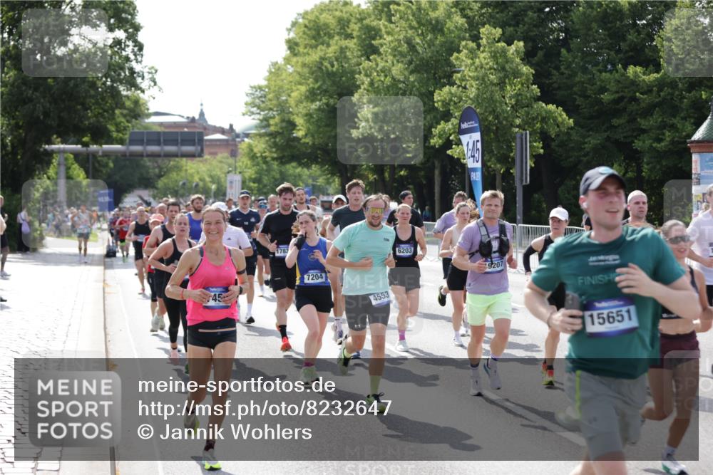 29.06.2025 - hella hamburg halbmarathon Jannik Wohlers http://msf.ph/oto/8232647 29.06.2025 09:52:48 Lombardsbrücke 1012, 1391, 1466, 1558, 1735, 1759, 2048, 2213, 2234, 2590, 2970, 3304, 3907, 3928, 4091, 4553, 4997, 5022, 5132, 5623, 5624, 6081, 6152, 6203, 6460, 6712, 7147, 7204, 7322, 7450, 7765, 8063, 8145, 8664, 8694, 8704, 8722, 8819, 9232, 9305, 9534, 9538, 9540, 9544, 9585, 9794, 10208, 10211, 10216, 10246, 10313, 10789, 11094, 11153, 11291, 11469, 11648, 12035, 12154, 12643, 12685, 12966, 13015, 13051, 13303, 13690, 13709, 13782, 14351, 14794, 15651, 15803, 15900, 16617 meine-sportfotos.de